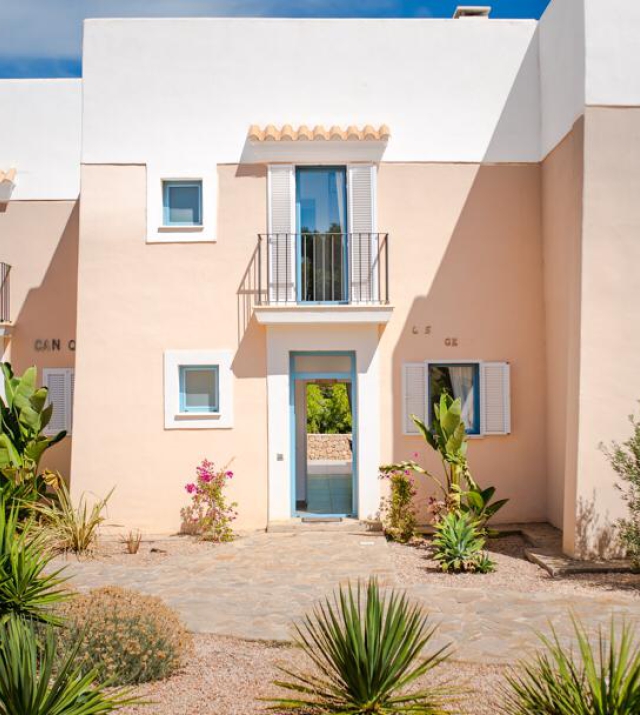 Resa estates ibiza cala Tarida winter rental entrance ok.jpg